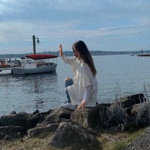 Meet your Posher, Carolina